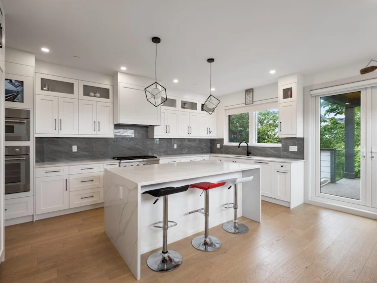 952 Parker Street, Surrey, BC, V4B 4R4 - 10