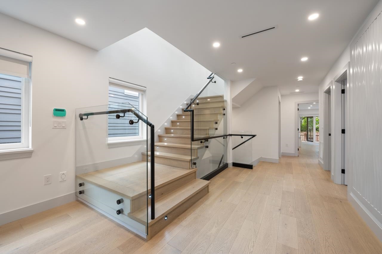 952 Parker Street, Surrey, BC, V4B 4R4 - 17