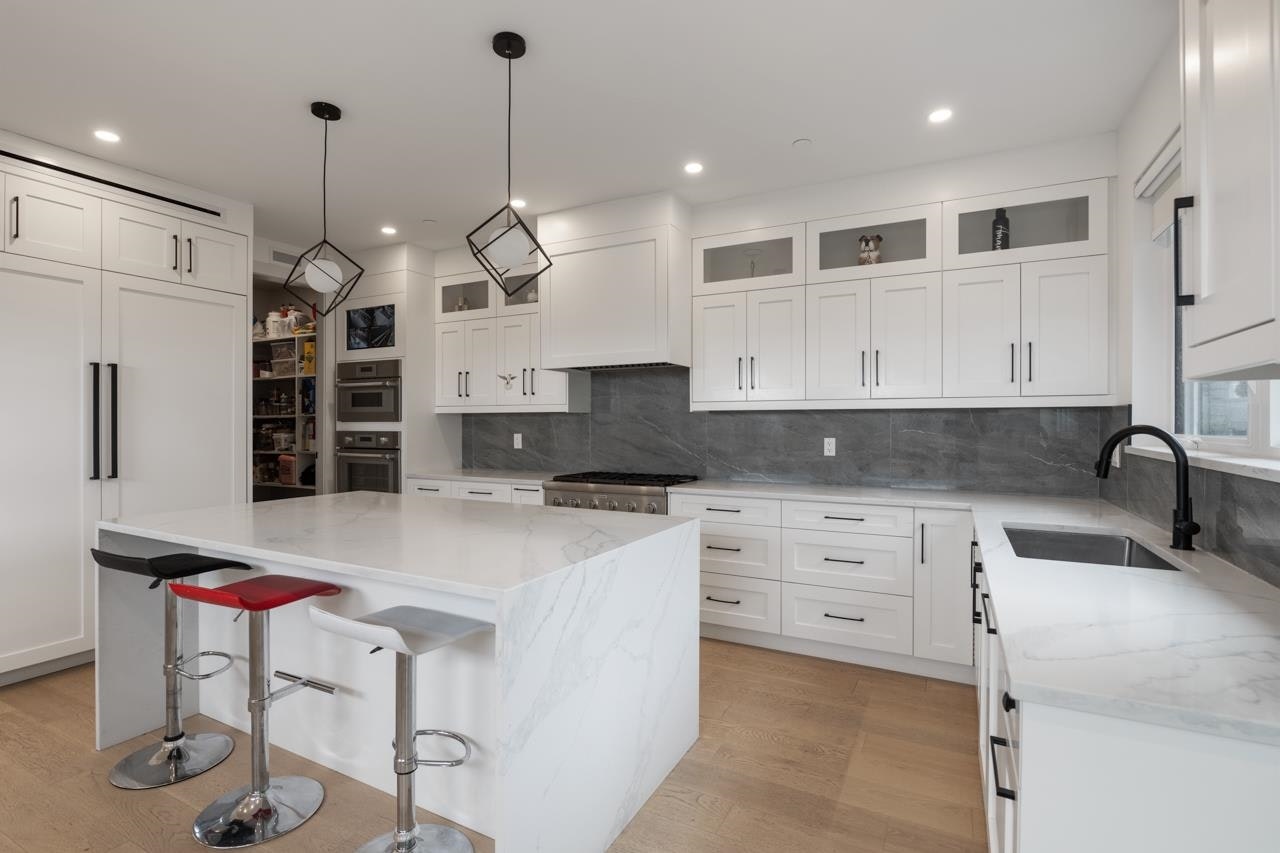 952 Parker Street, Surrey, BC, V4B 4R4 - 11