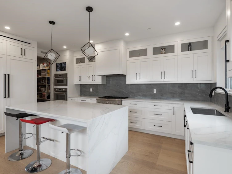 952 Parker Street, Surrey, BC, V4B 4R4 - 11