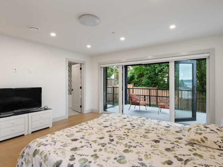 952 Parker Street, Surrey, BC, V4B 4R4 - 25
