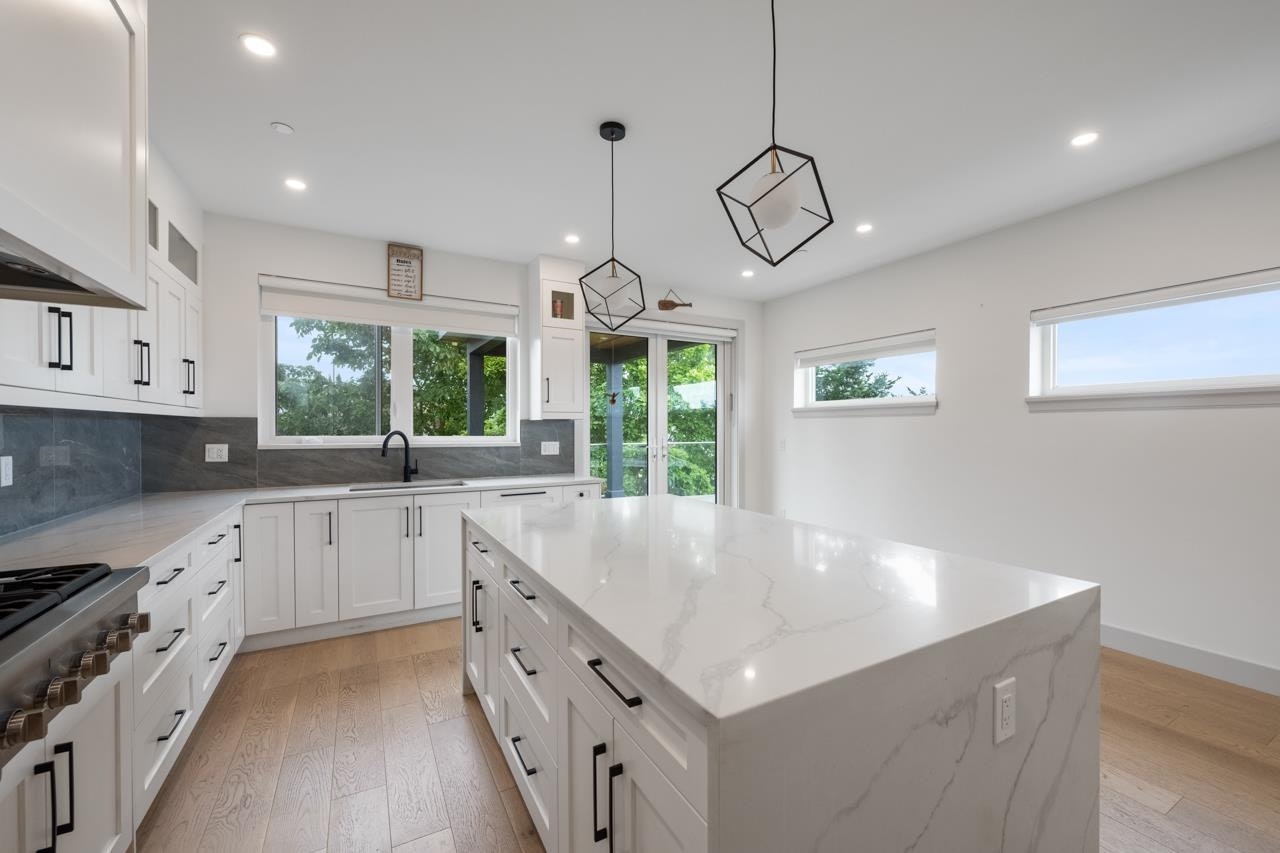 952 Parker Street, Surrey, BC, V4B 4R4 - 14