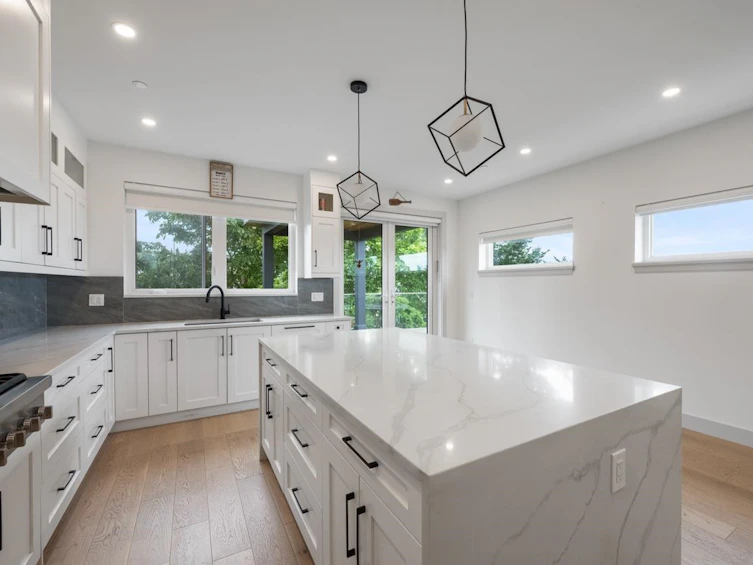 952 Parker Street, Surrey, BC, V4B 4R4 - 14