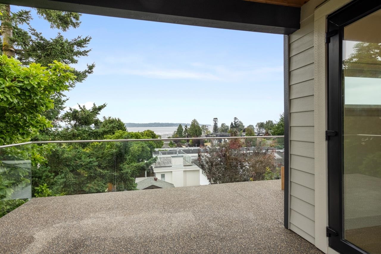 952 Parker Street, Surrey, BC, V4B 4R4 - 16