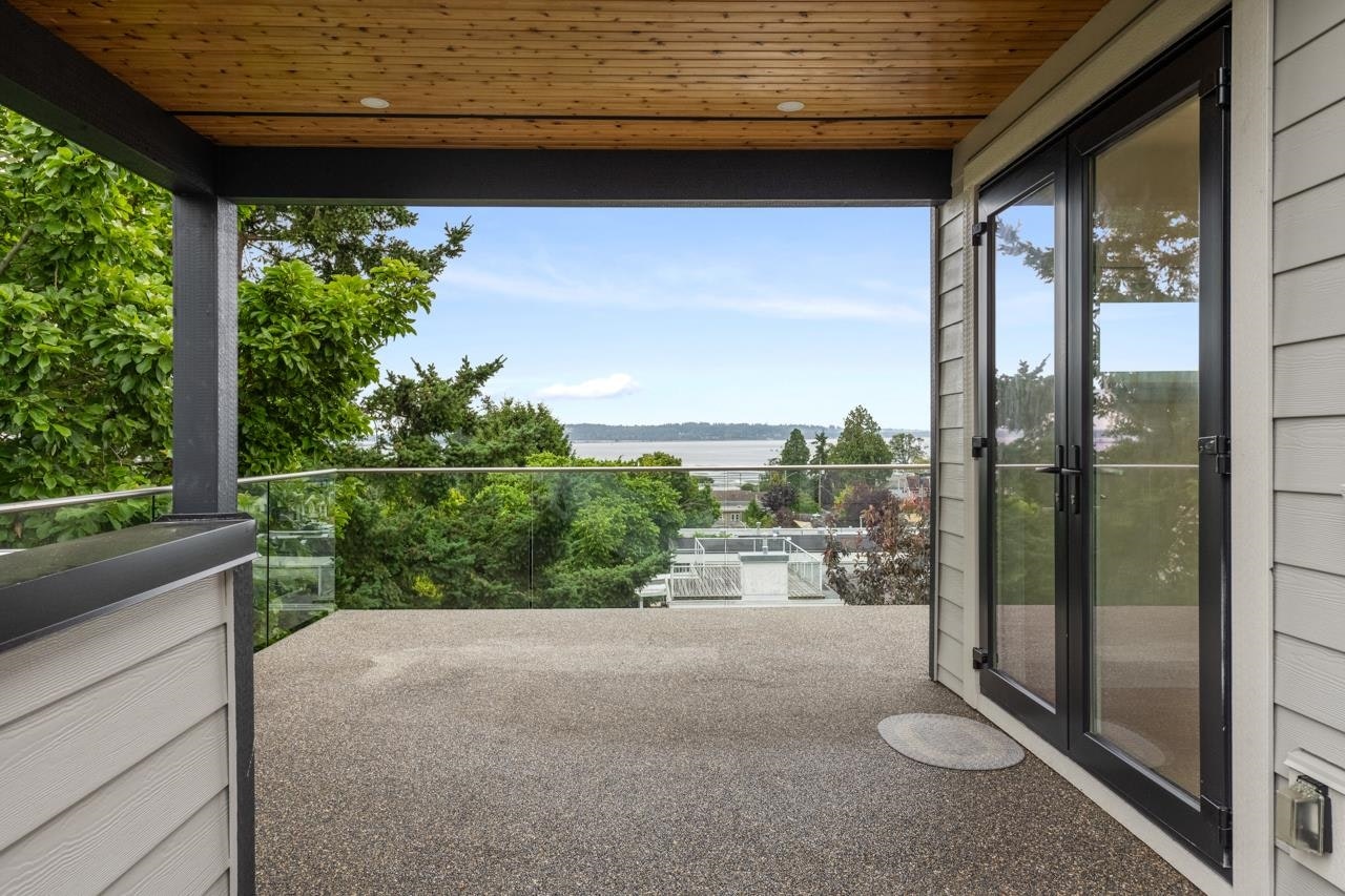 952 Parker Street, Surrey, BC, V4B 4R4 - 13