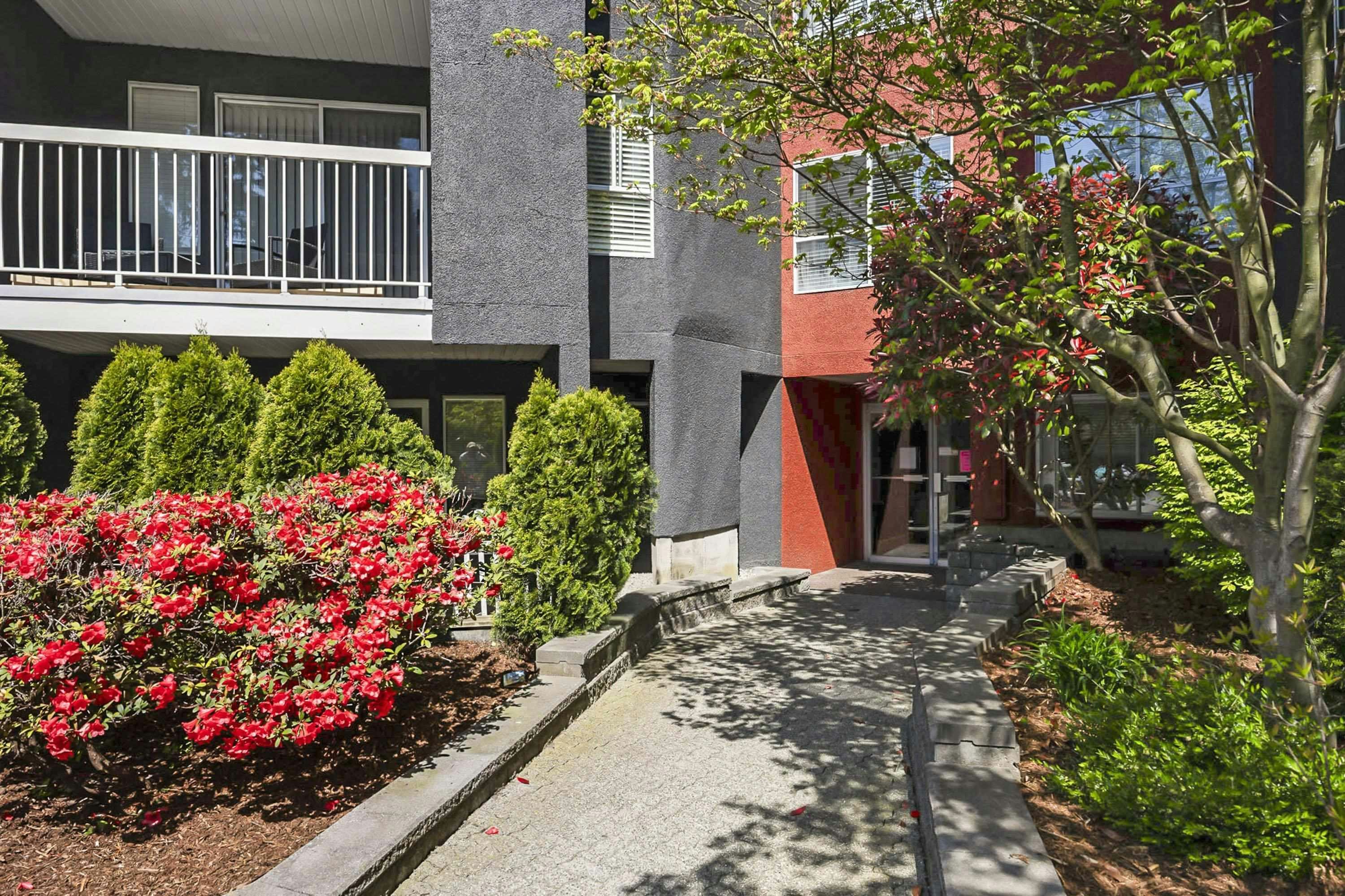 312-5700 200 Street, Langley, BC, V3A 7S6 - 3