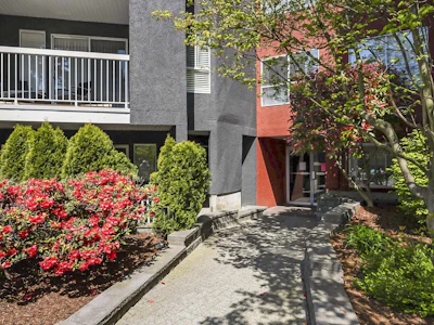 312-5700 200 Street - 3