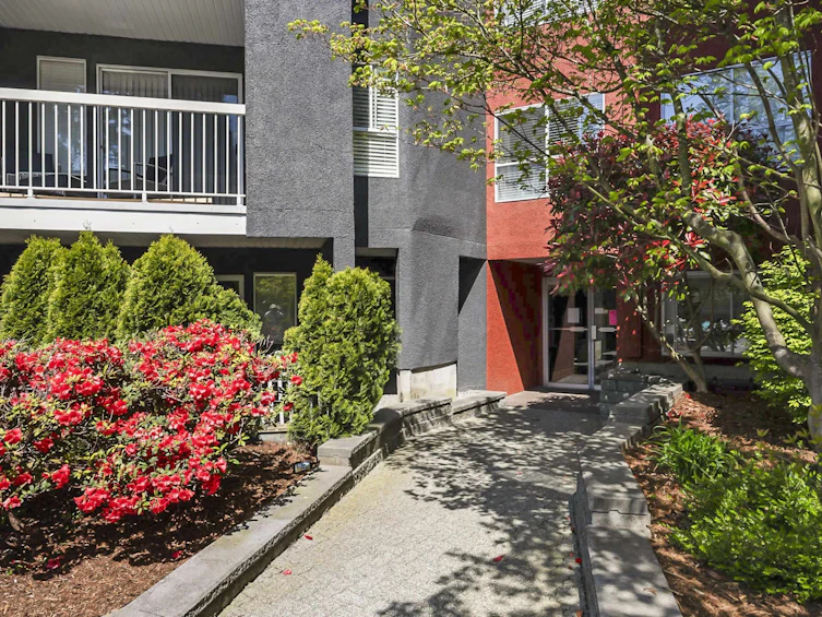 312-5700 200 Street, Langley, BC, V3A 7S6 - 3