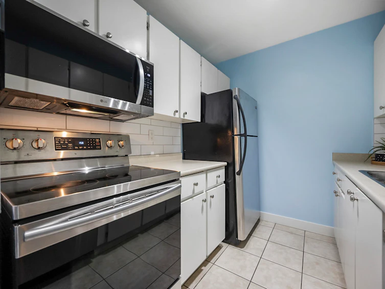 312-5700 200 Street, Langley, BC, V3A 7S6 - 5