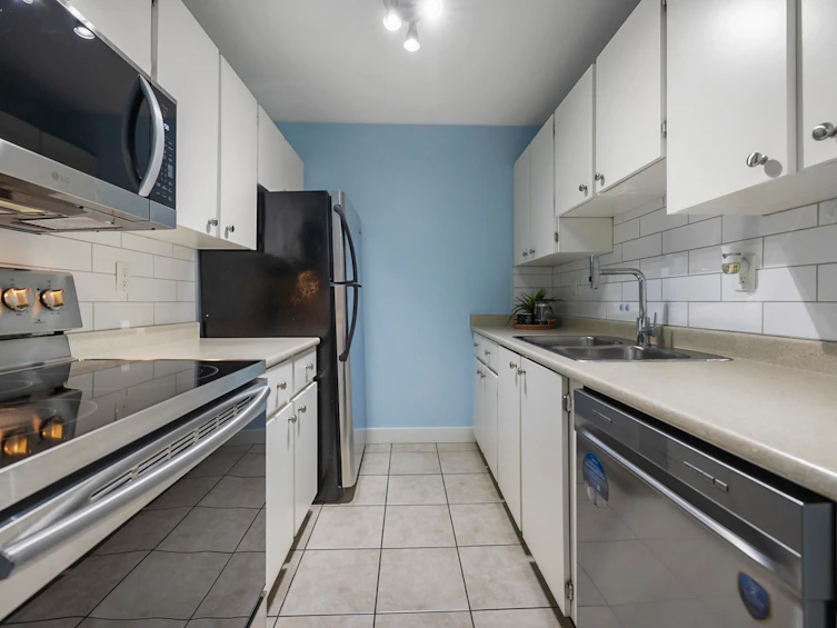 312-5700 200 Street, Langley, BC, V3A 7S6 - 4