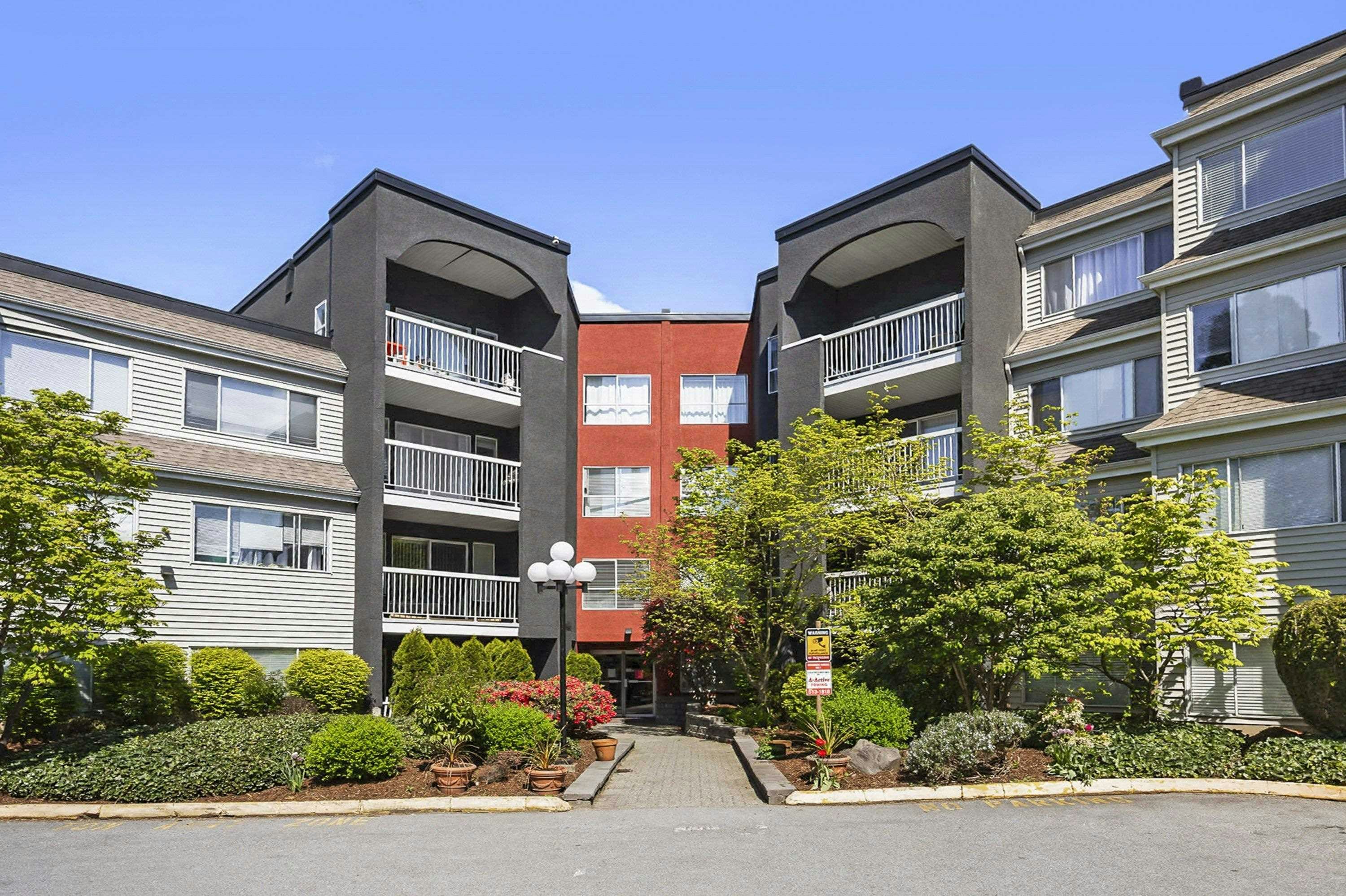 312-5700 200 Street, Langley, BC, V3A 7S6