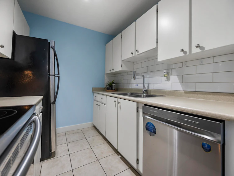312-5700 200 Street, Langley, BC, V3A 7S6 - 6
