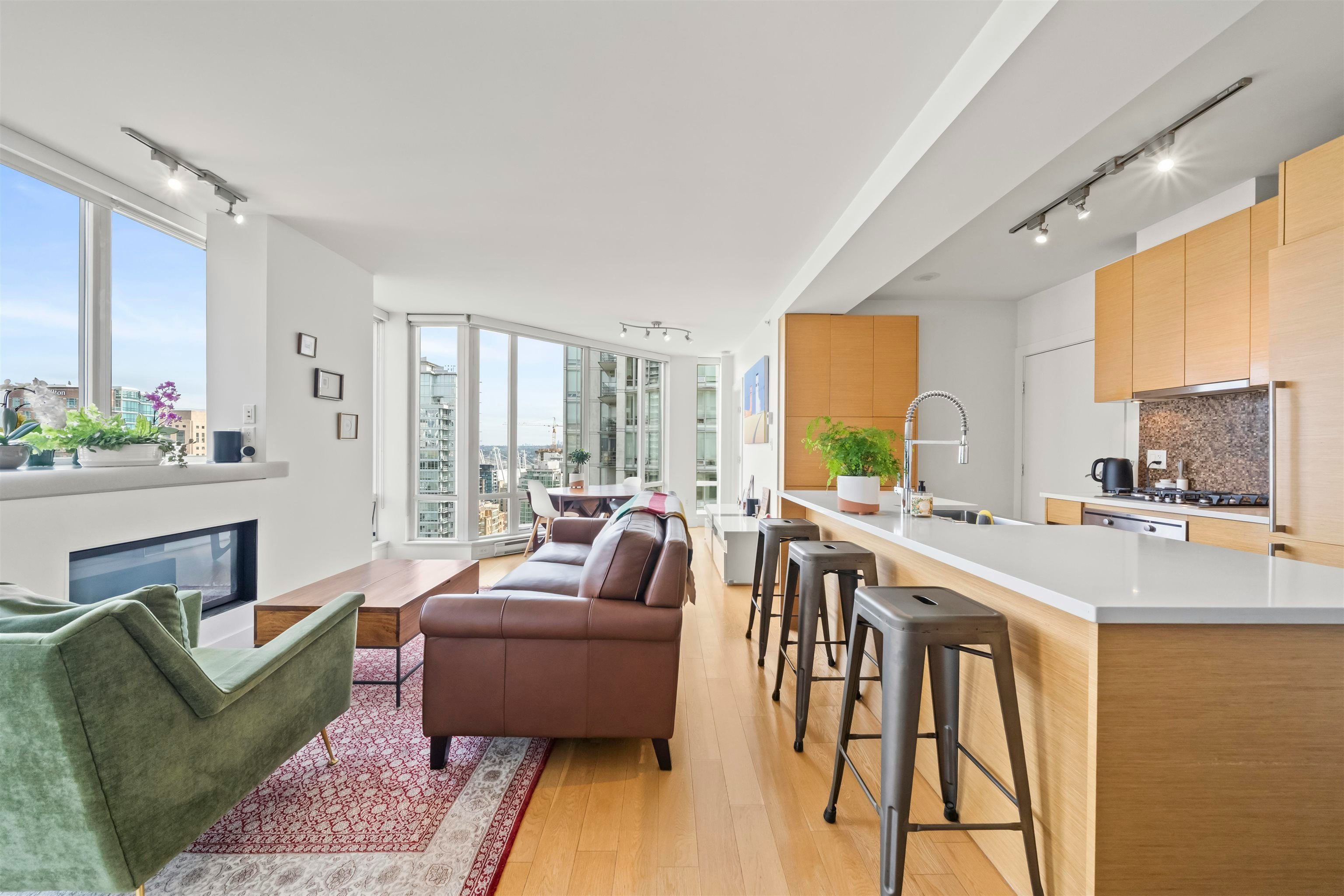 2505-565 Smithe Street, Vancouver, BC, V6B 0E4