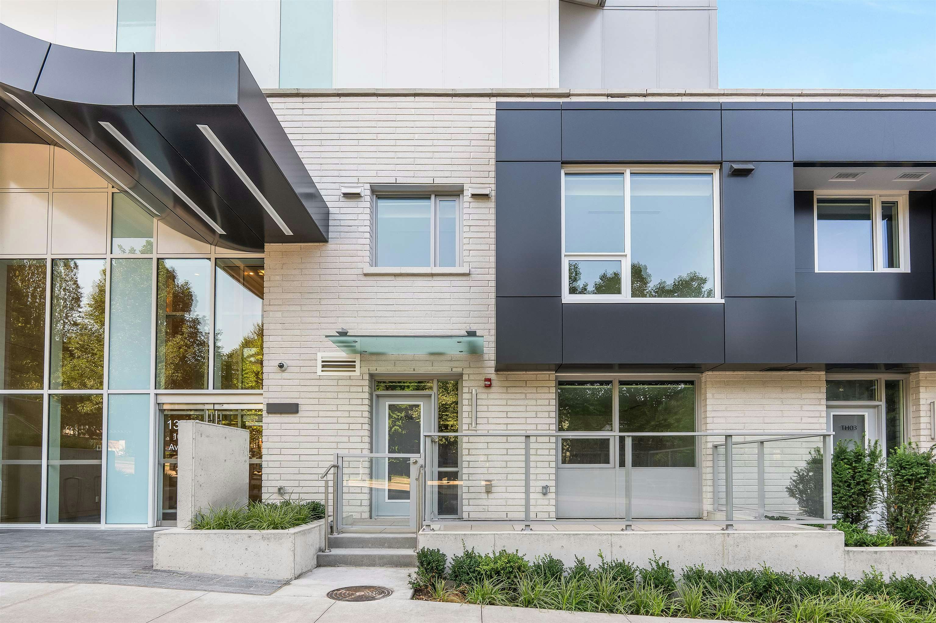 TH4-13778 100 Avenue, Surrey, BC, V3T 0V2