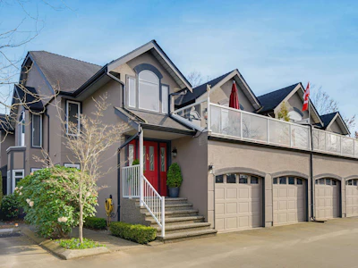 16-4740 221 Street - 3