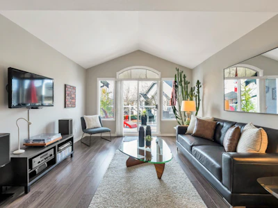 16-4740 221 Street - 4