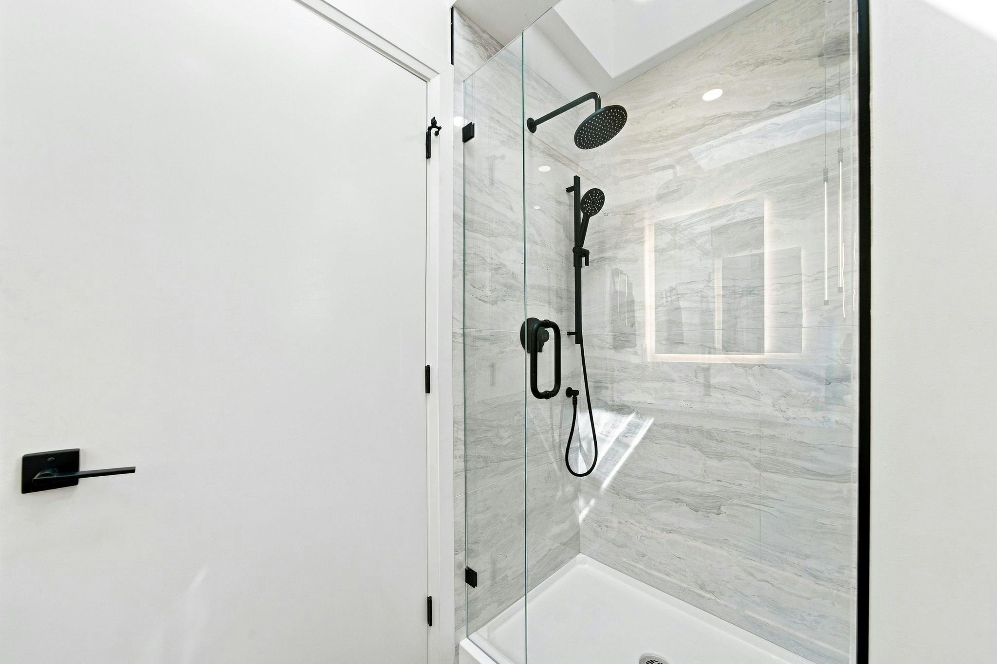 6160 Granville Street, Vancouver, BC, V6M 3E3 - 23