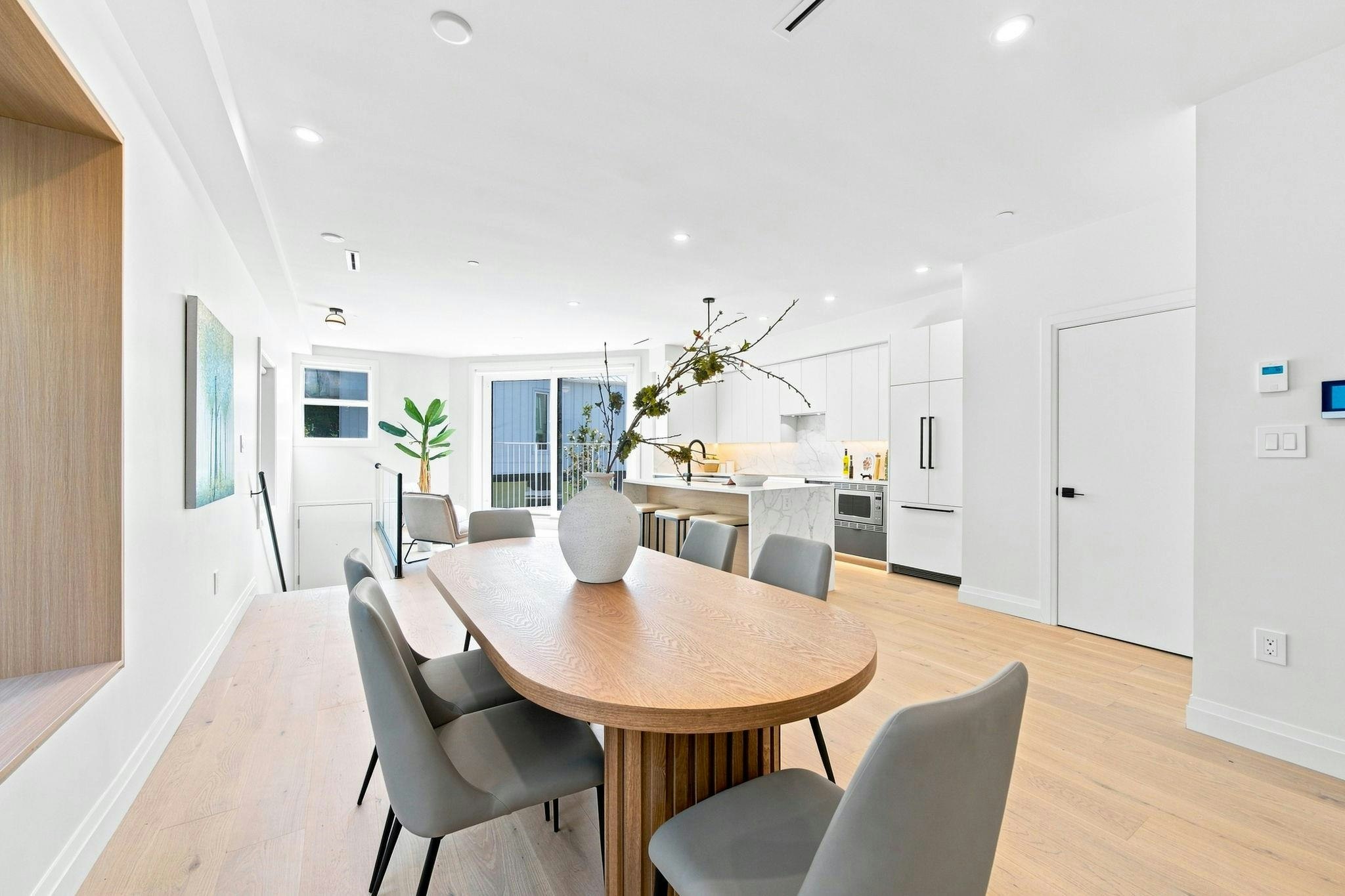 6160 Granville Street, Vancouver, BC, V6M 3E3 - 6