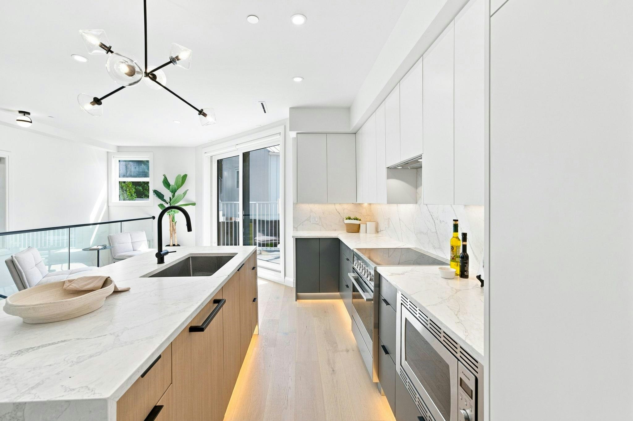 6160 Granville Street, Vancouver, BC, V6M 3E3 - 12