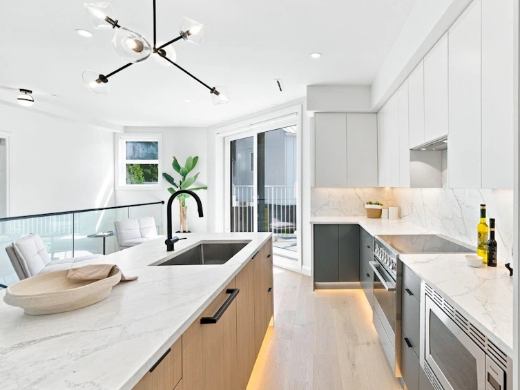 6160 Granville Street, Vancouver, BC, V6M 3E3 - 12