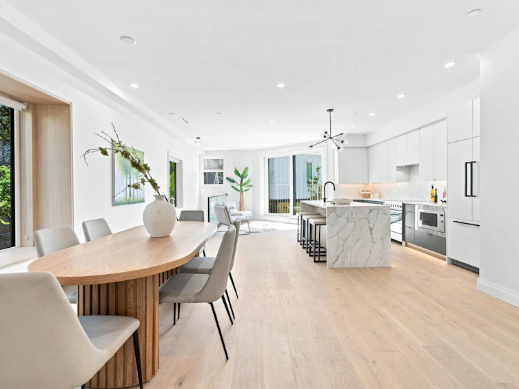 6160 Granville Street, Vancouver, BC, V6M 3E3 - 7