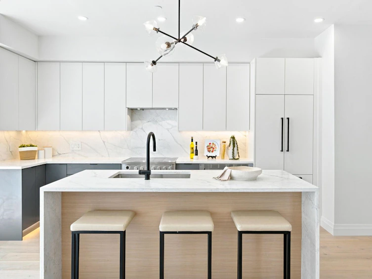 6160 Granville Street, Vancouver, BC, V6M 3E3 - 9
