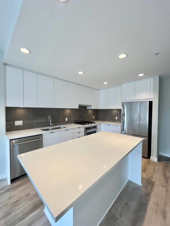 615 Cottonwood Avenue, Coquitlam, BC, V3J 0N4