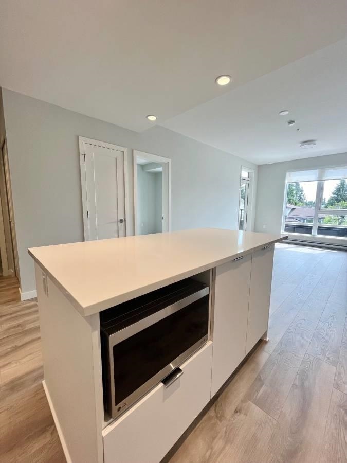 615 Cottonwood Avenue, Coquitlam, BC, V3J 0N4 - 6