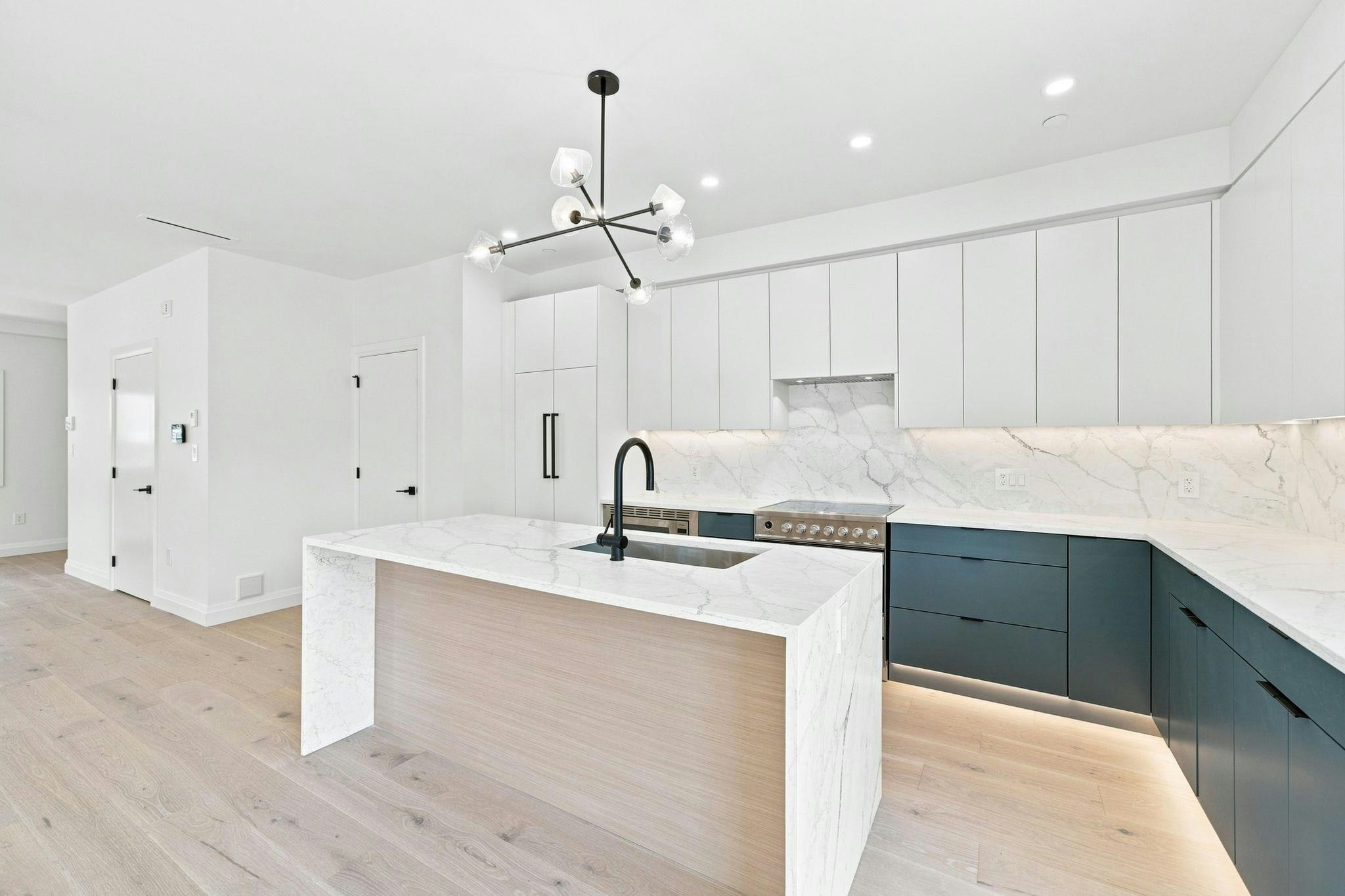 6162 Granville Street, Vancouver, BC, V6M 3E3 - 7