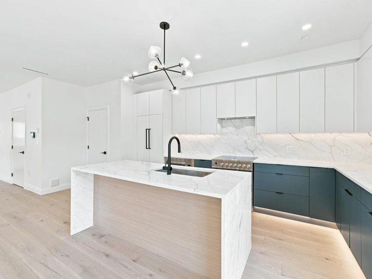 6162 Granville Street, Vancouver, BC, V6M 3E3 - 7