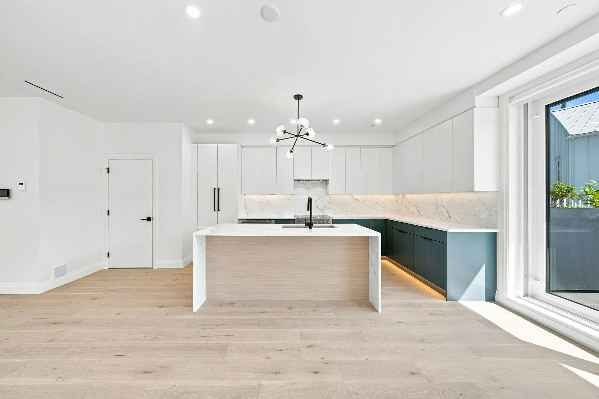6162 Granville Street - 4