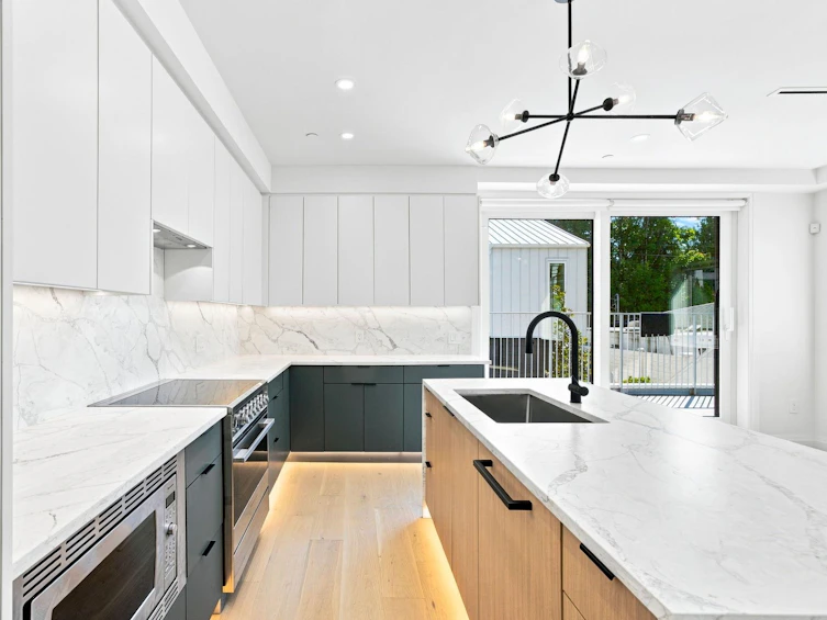 6162 Granville Street, Vancouver, BC, V6M 3E3 - 8