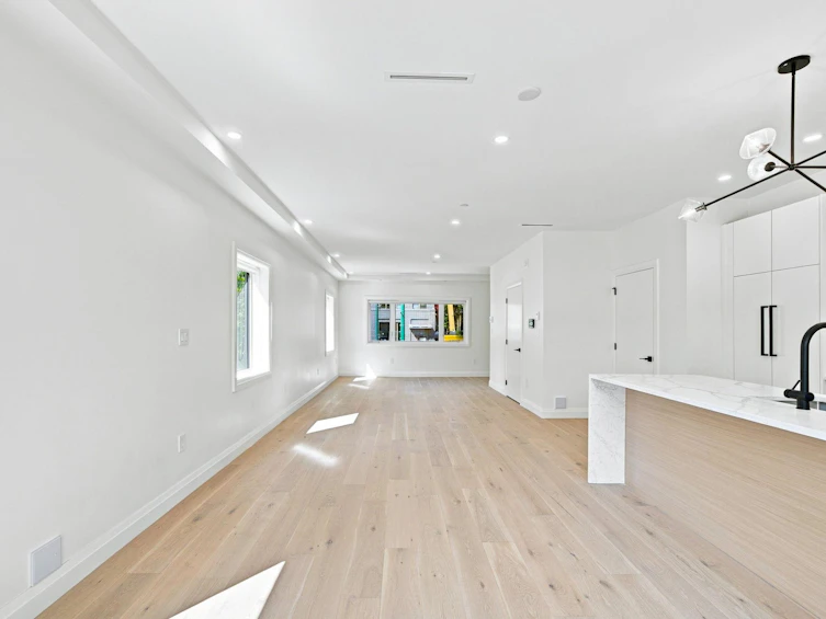 6162 Granville Street, Vancouver, BC, V6M 3E3 - 3