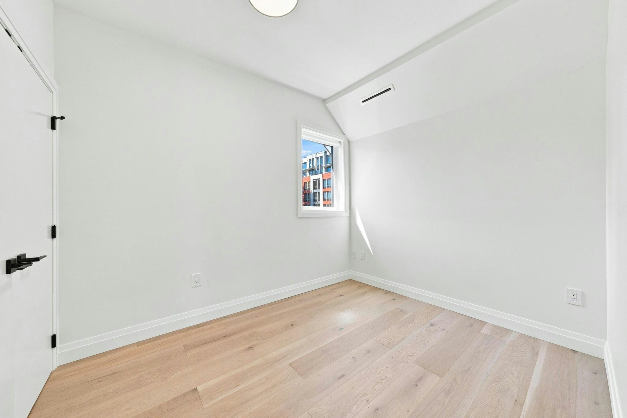 6162 Granville Street, Vancouver, BC, V6M 3E3 - 11