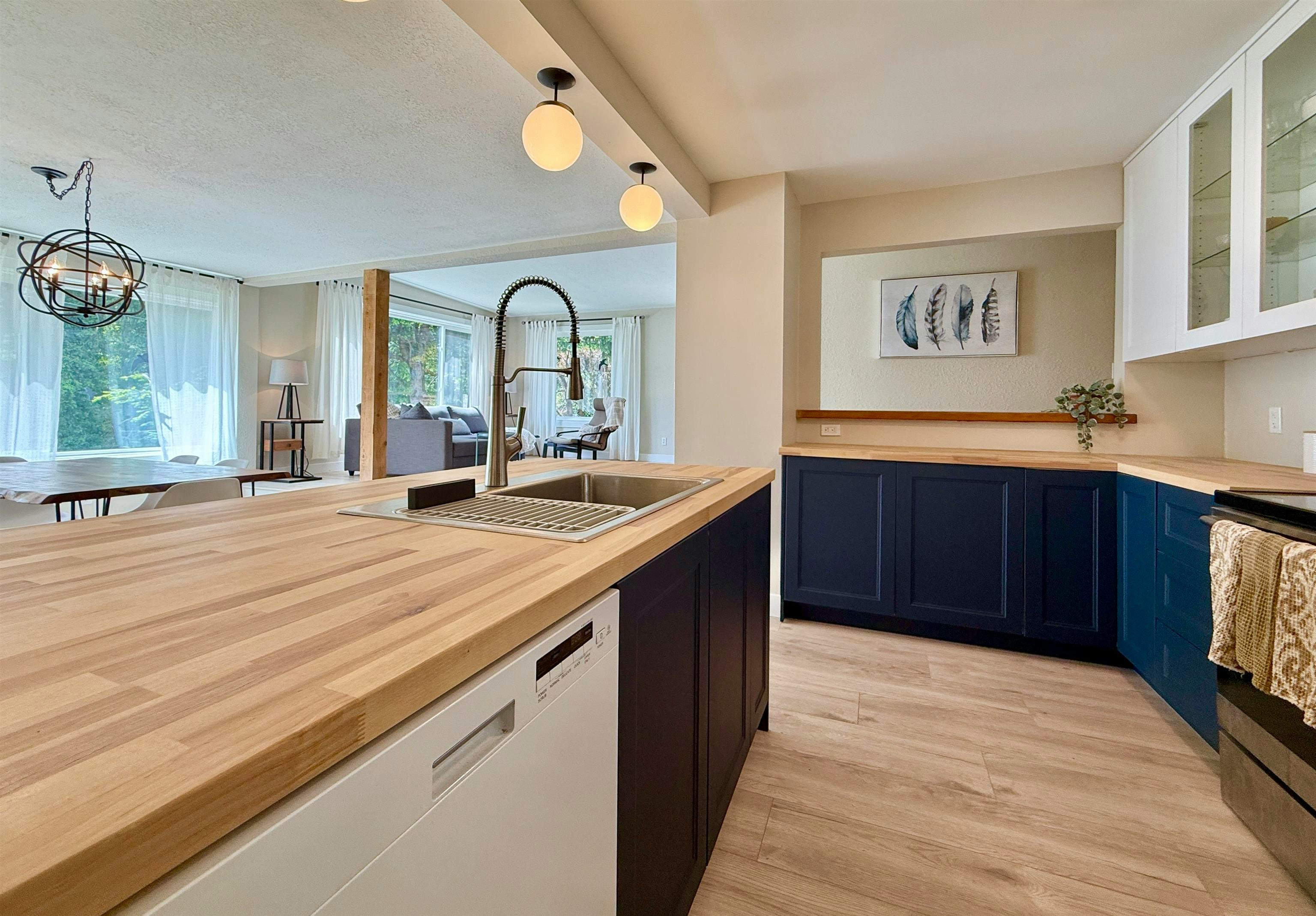 6376 Sunshine Coast Highway, Sechelt, BC, V7Z 0M3 - 8