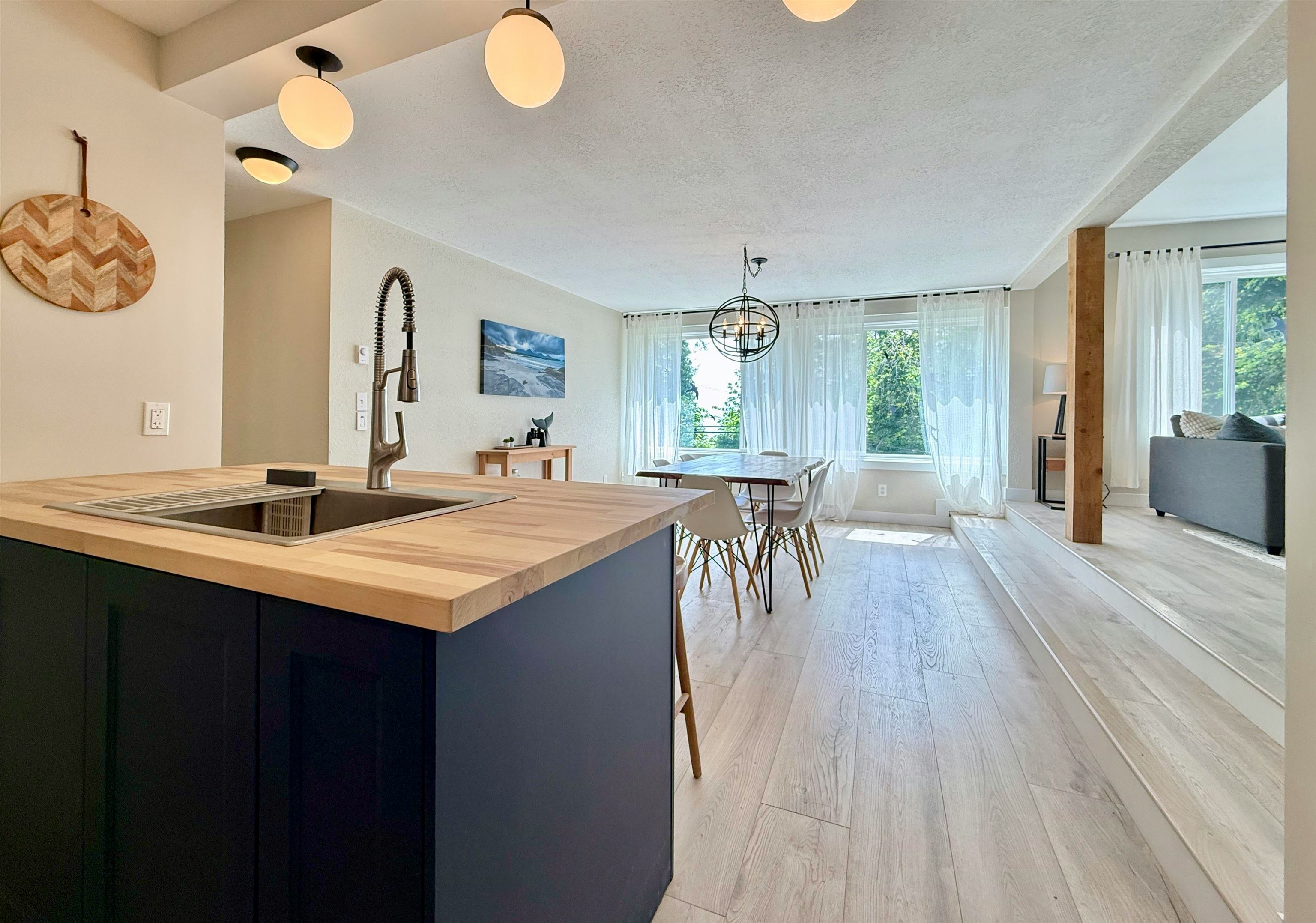 6376 Sunshine Coast Highway, Sechelt, BC, V7Z 0M3 - 9