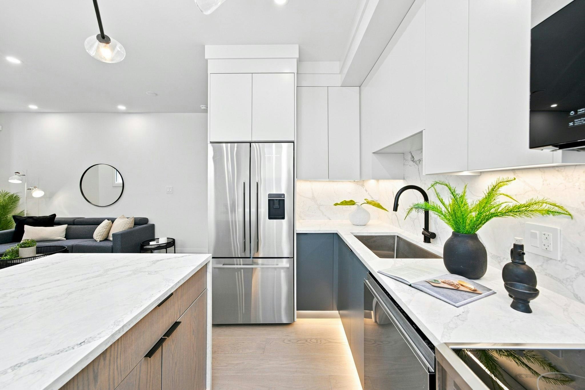 6164 Granville Street, Vancouver, BC, V6M 3E3 - 8
