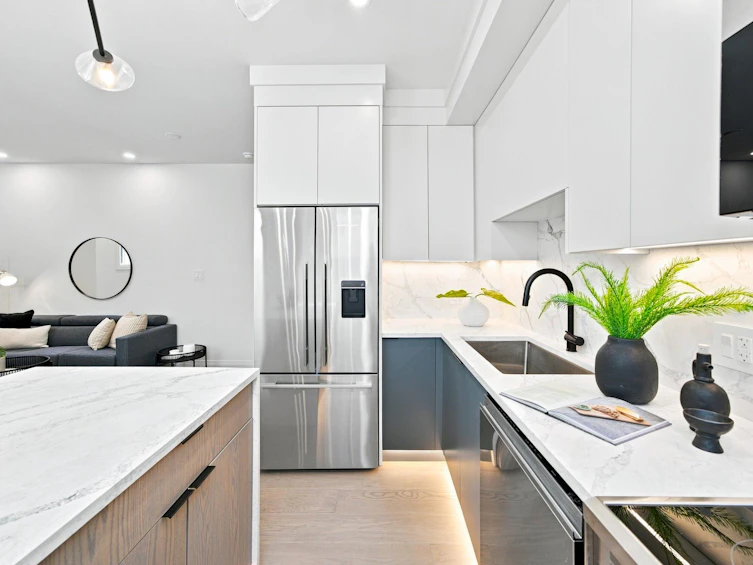 6164 Granville Street, Vancouver, BC, V6M 3E3 - 8