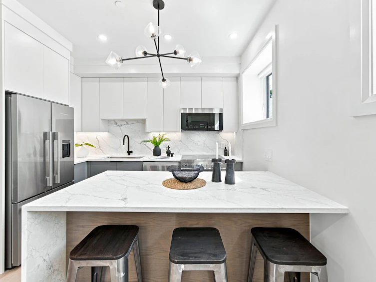6164 Granville Street, Vancouver, BC, V6M 3E3 - 7