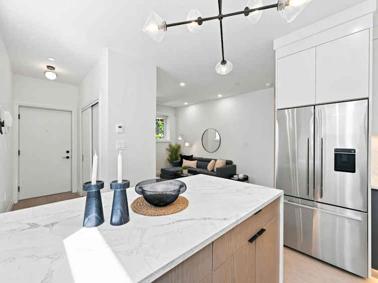 6164 Granville Street, Vancouver, BC, V6M 3E3 - 9