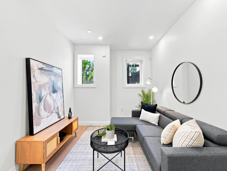 6164 Granville Street, Vancouver, BC, V6M 3E3 - 2