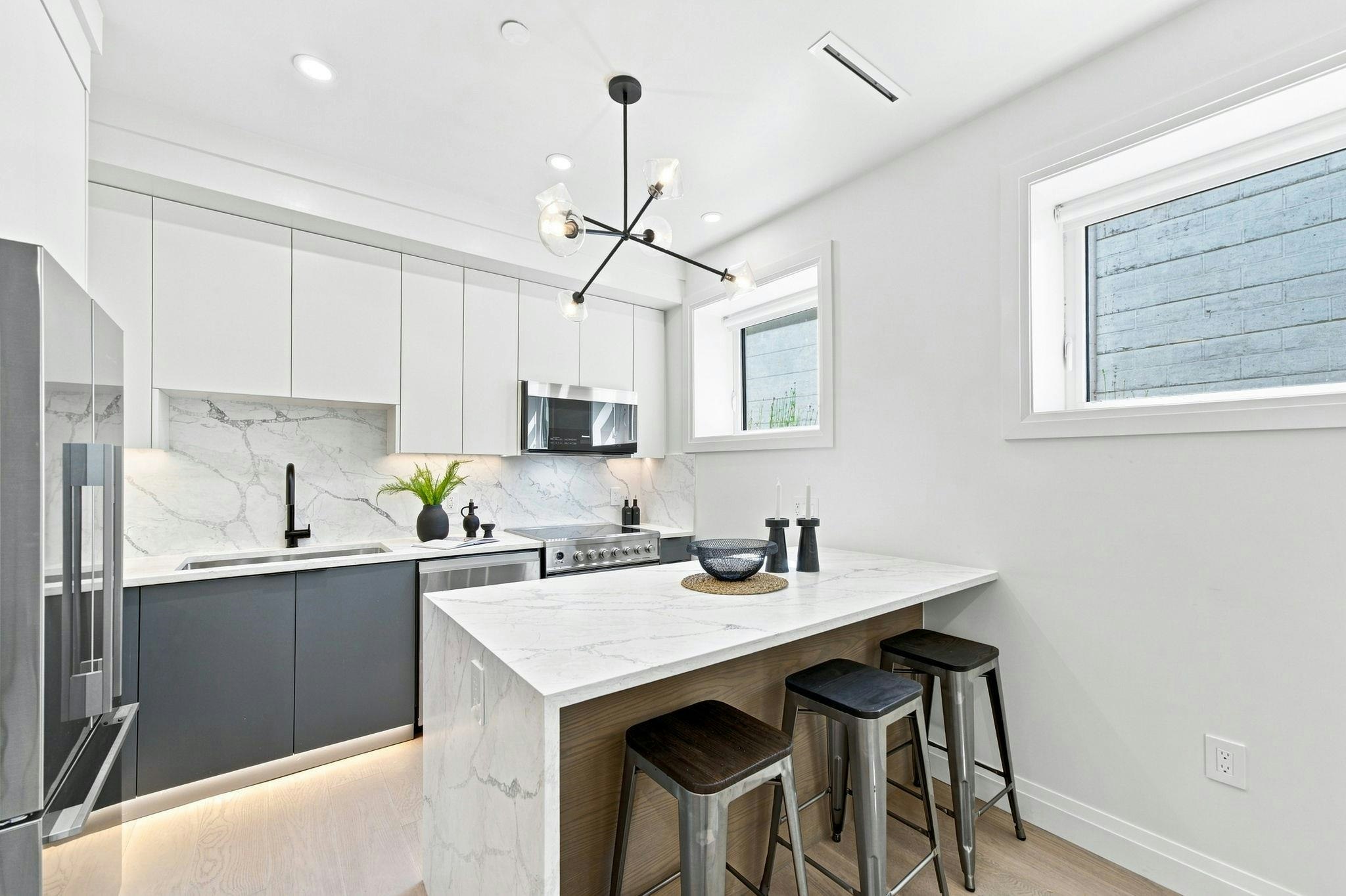 6164 Granville Street - 5
