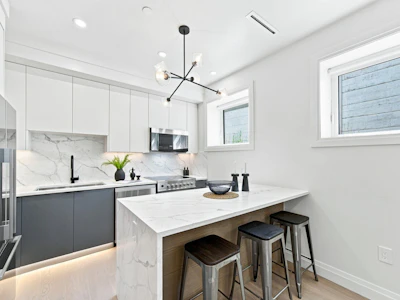 6164 Granville Street - 5