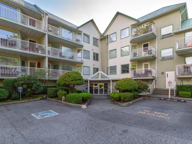 317-19236 Ford Road, Pitt Meadows, BC, V3Y 2K1