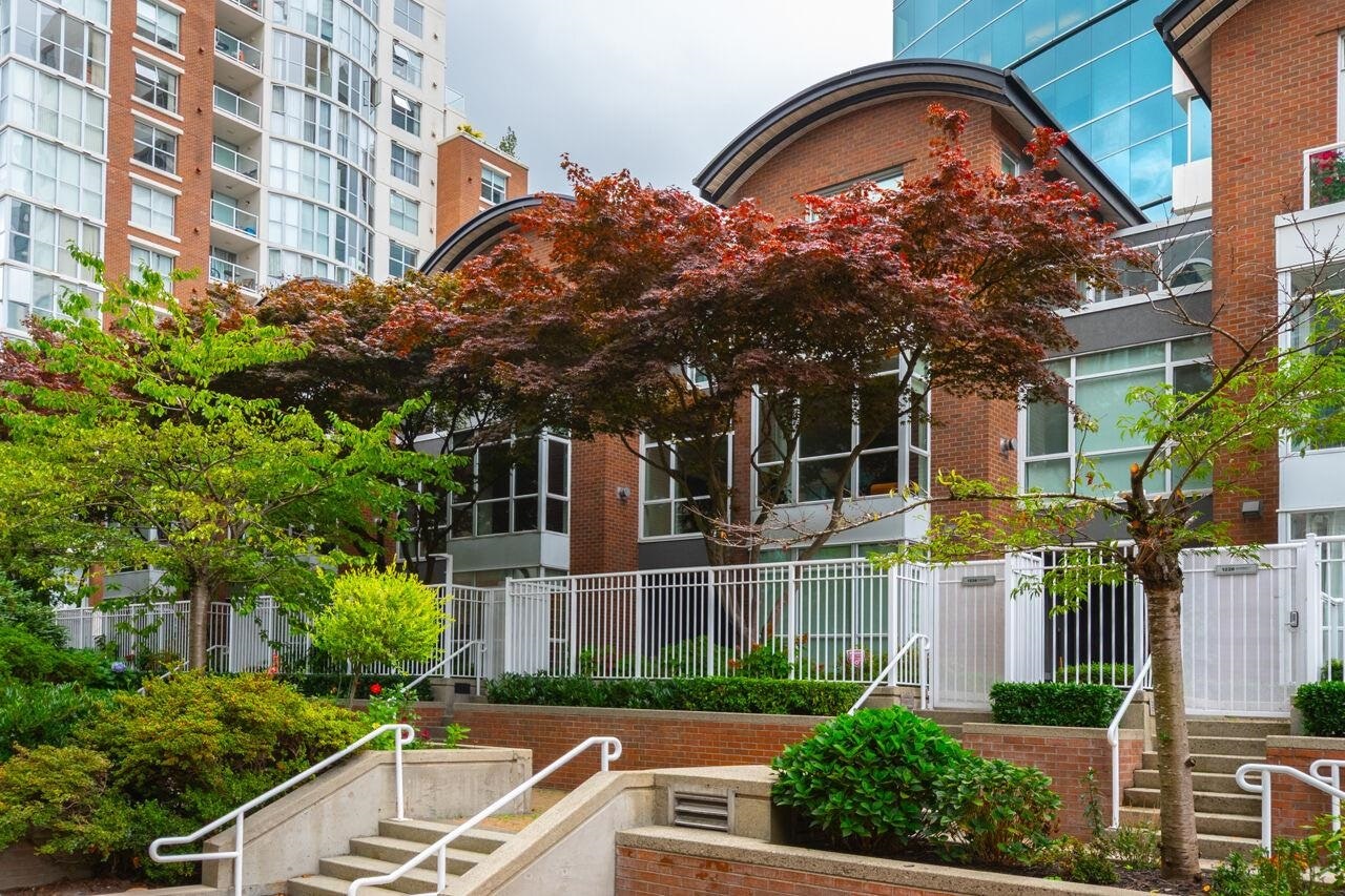 1268 Quebec Street, Vancouver, BC, V6A 4G7