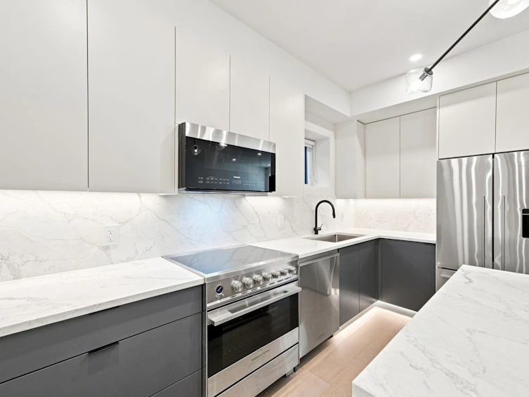 6166 Granville Street, Vancouver, BC, V6M 3E3 - 10