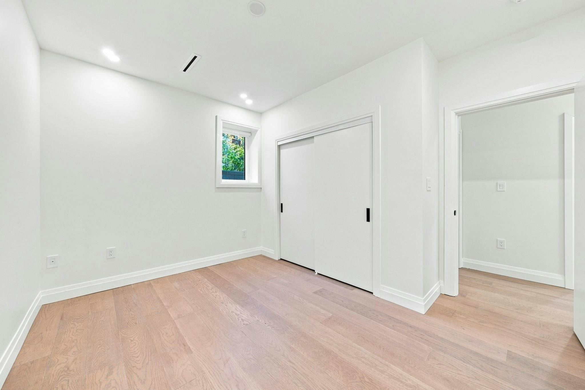 6166 Granville Street, Vancouver, BC, V6M 3E3 - 17