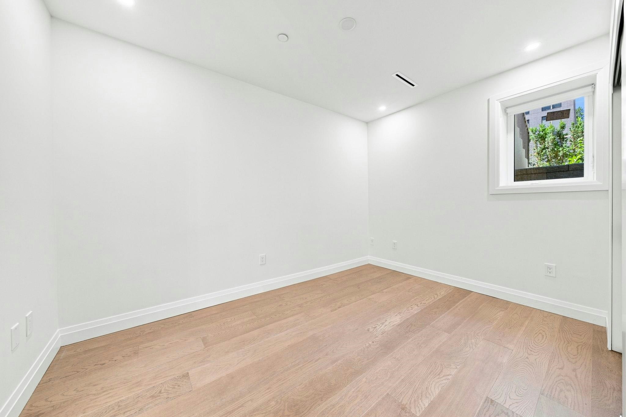 6166 Granville Street, Vancouver, BC, V6M 3E3 - 15