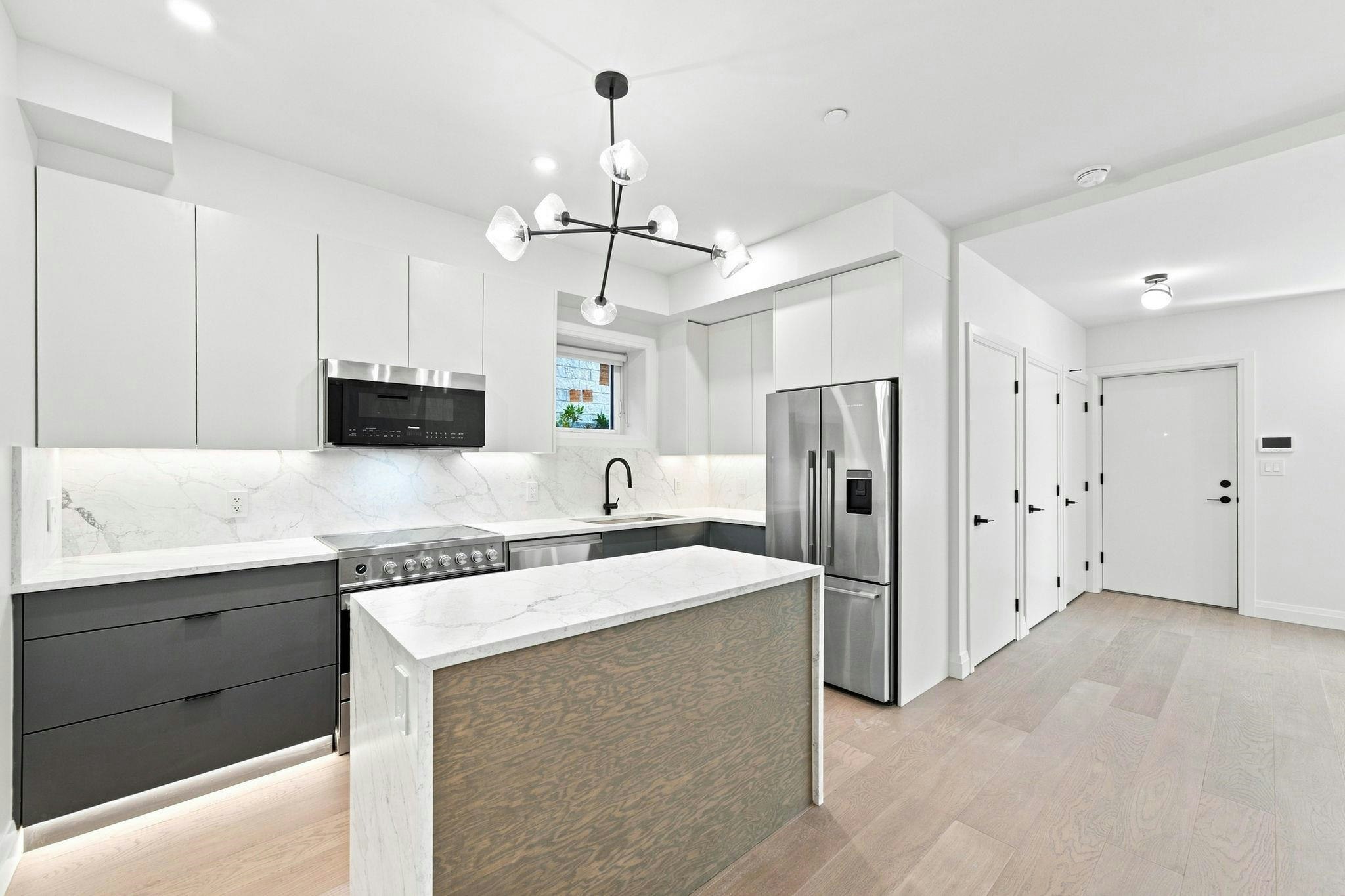 6166 Granville Street, Vancouver, BC, V6M 3E3 - 9