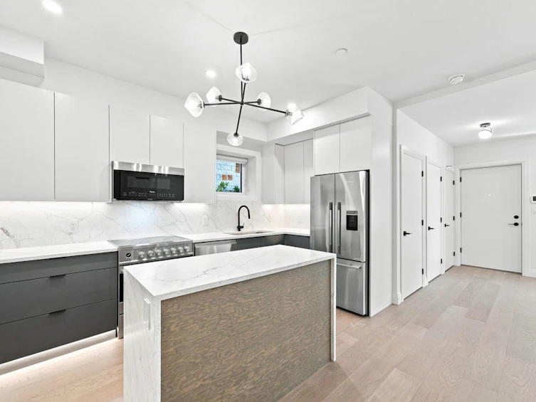 6166 Granville Street, Vancouver, BC, V6M 3E3 - 9